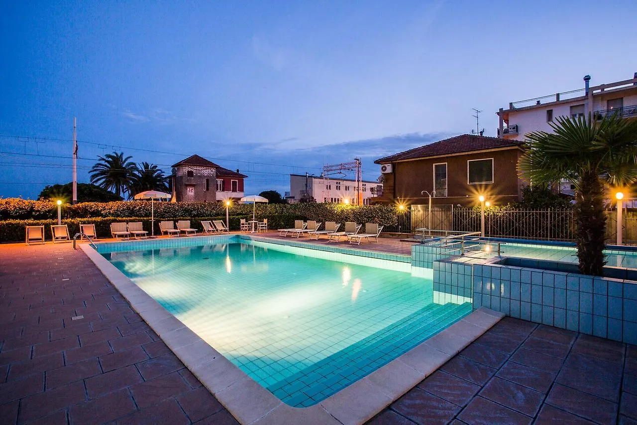 Aparthotel Residence Le Saline Borgio Verezzi